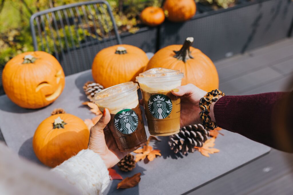 Starbucks официално открива сезона на Pumpkin Spice Лате